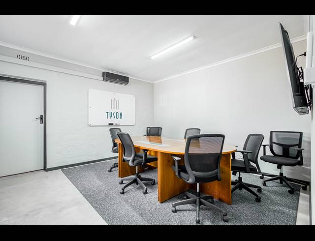 12M² CO-WORKING SPACE TO LET IN FONTAINEBLEAU